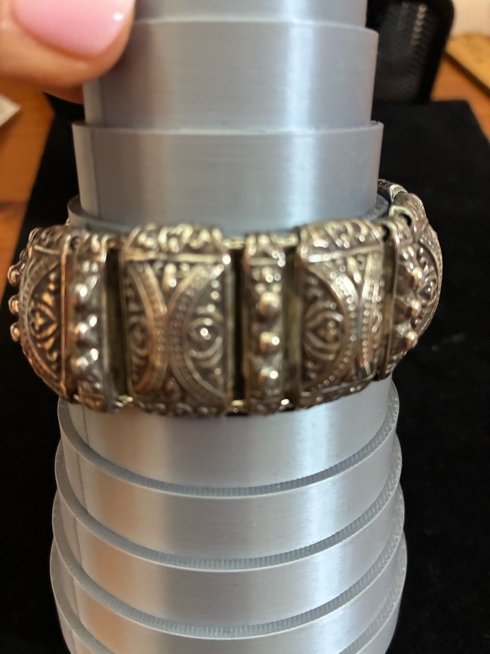 CHUNKY EUC 
BRIGHTON SILVER PLATED
FINISH HEART SCROLL DESIGN LINK BRACELET - Picture 6 of 11